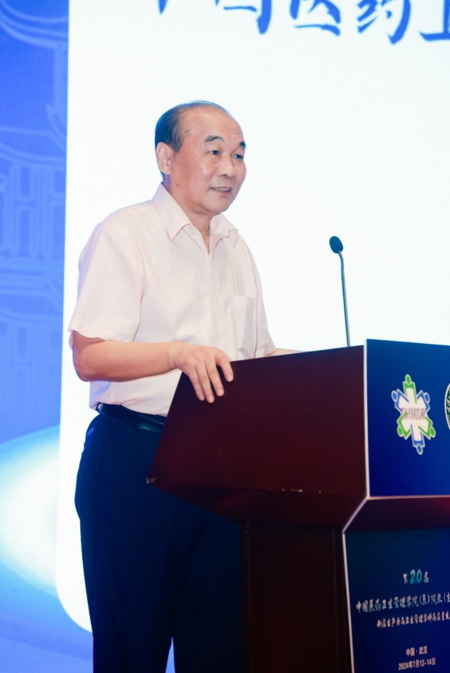 谈球吧体育app下载