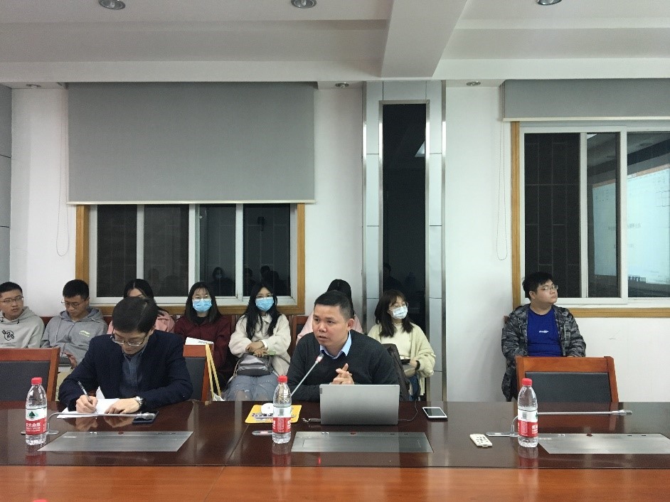 谈球吧体育app下载
