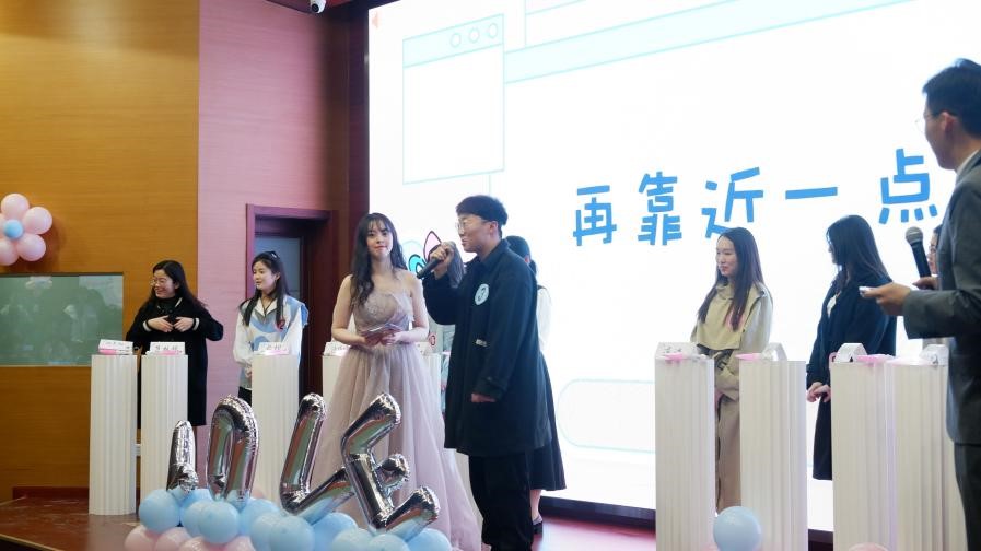 谈球吧体育app下载