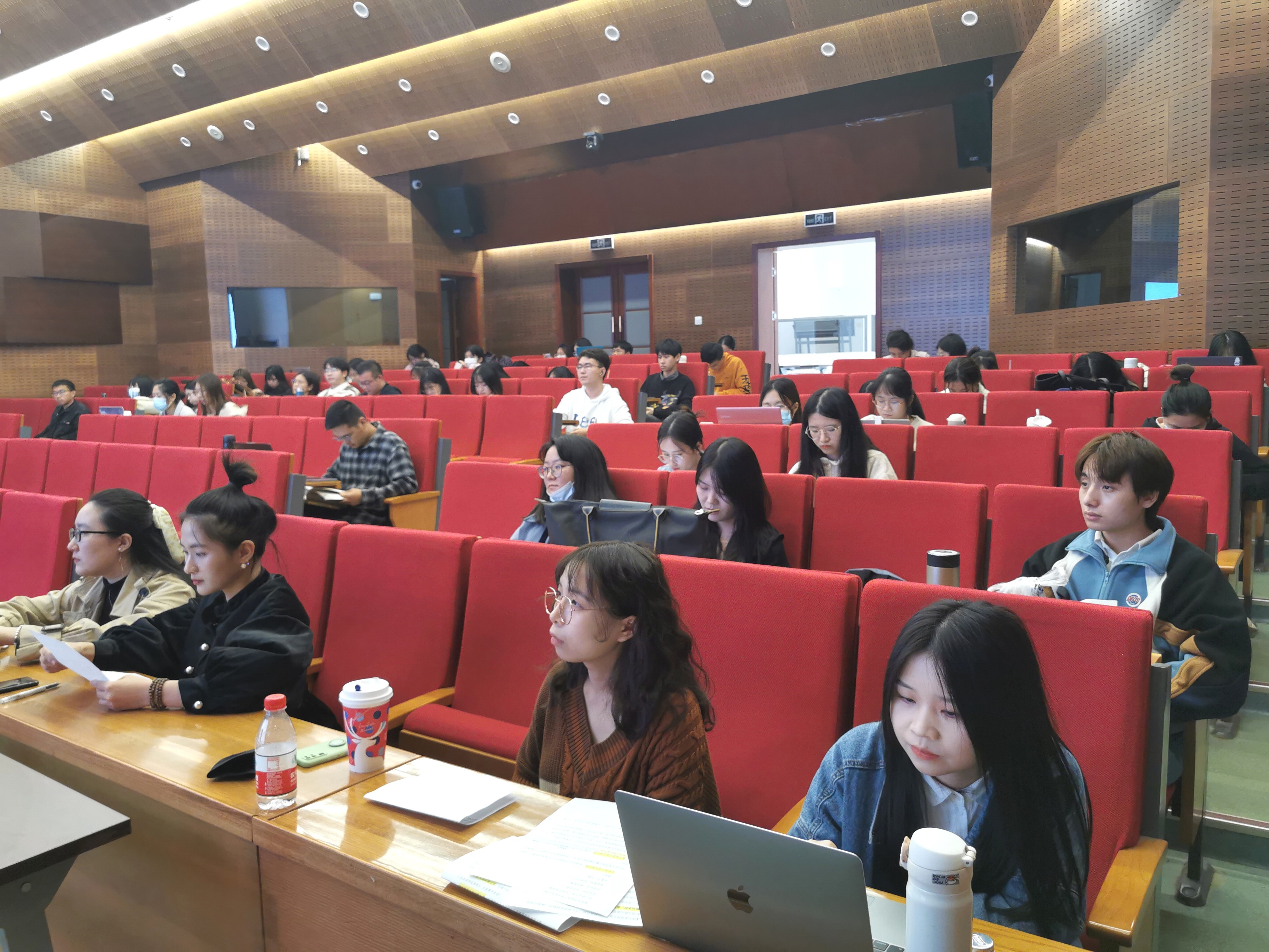 谈球吧体育app下载
