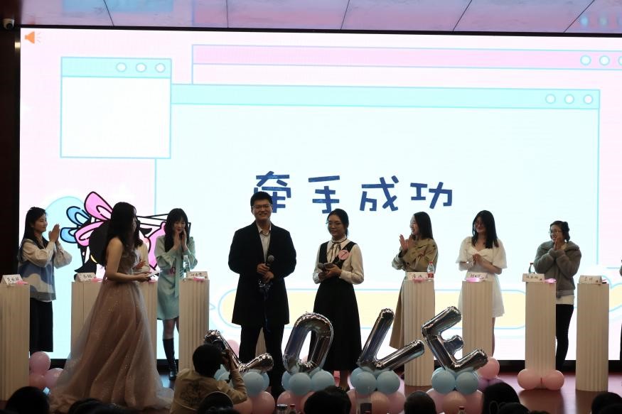 谈球吧体育app下载