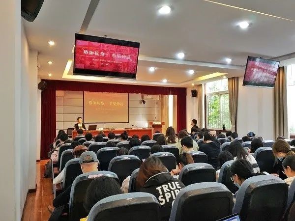 谈球吧体育app下载