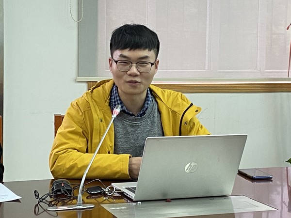谈球吧体育app下载