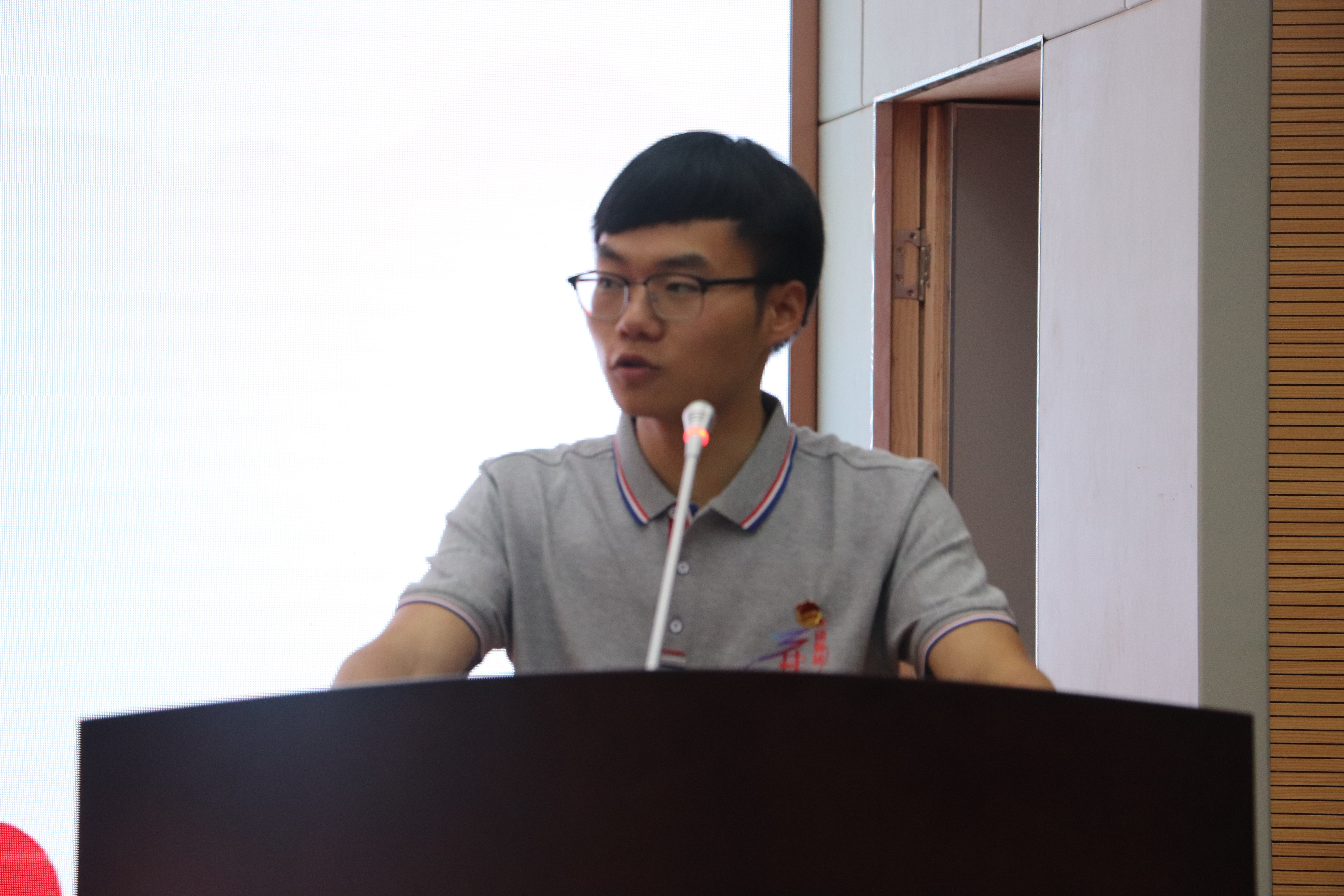 谈球吧体育app下载