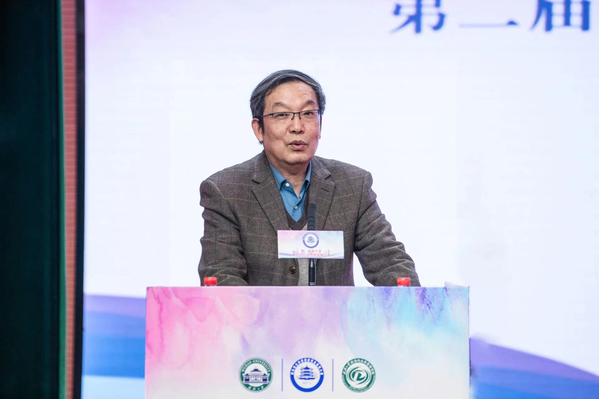 谈球吧体育app下载