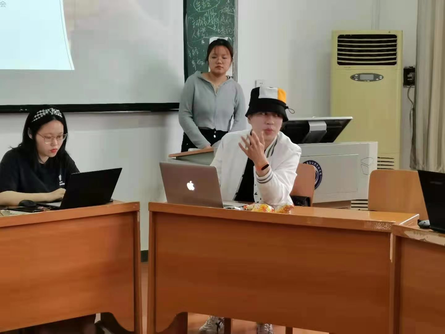 谈球吧体育app下载