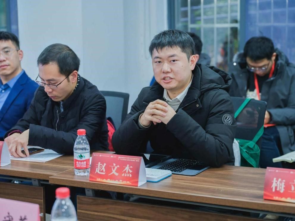 谈球吧体育app下载