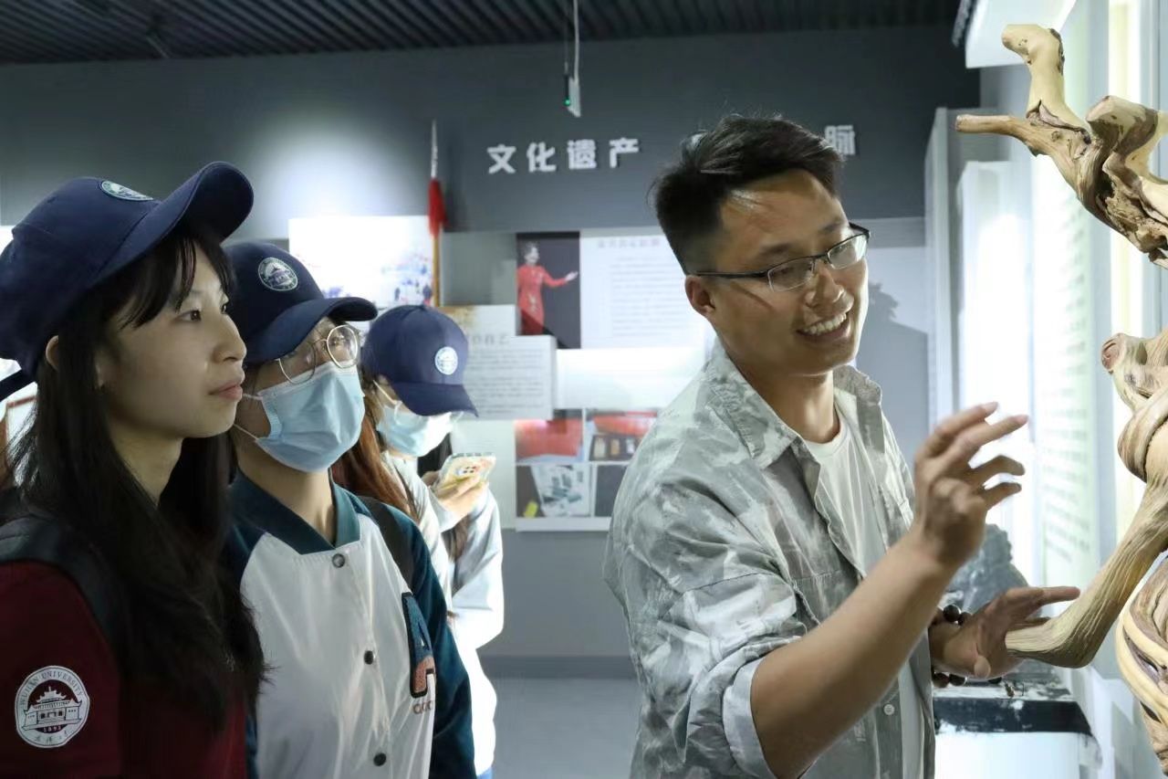 谈球吧体育app下载