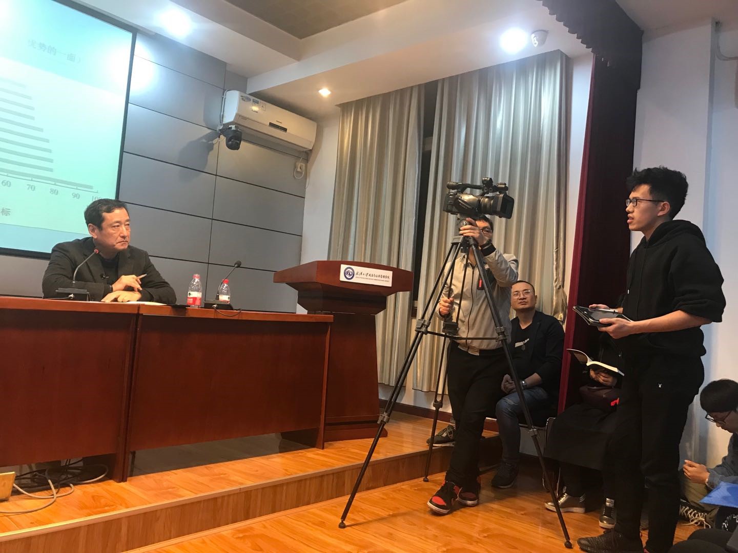谈球吧体育app下载