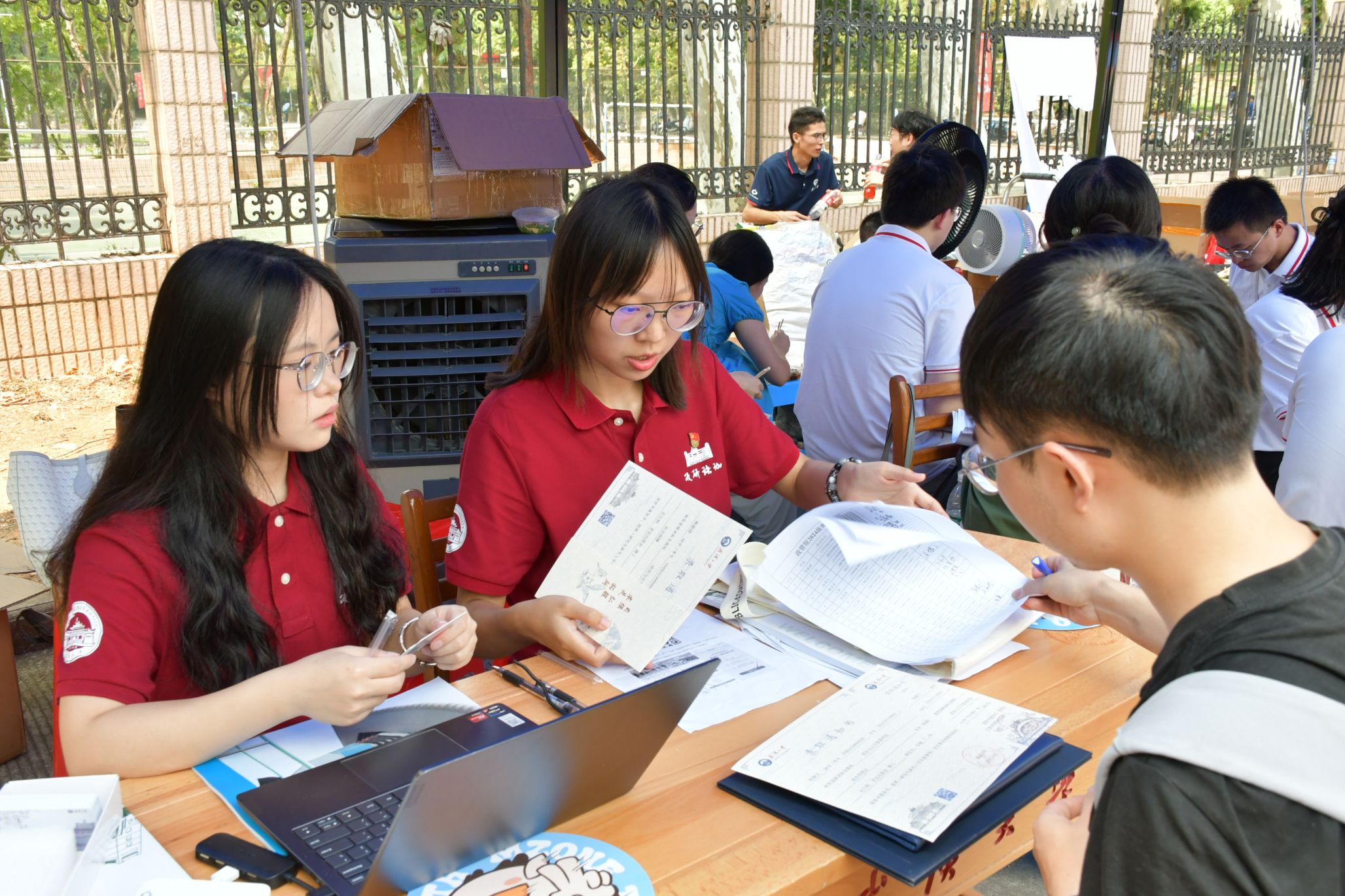 谈球吧体育app下载