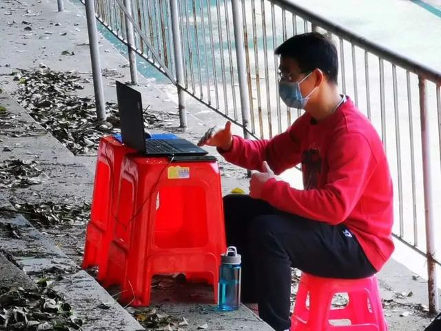 谈球吧体育app下载