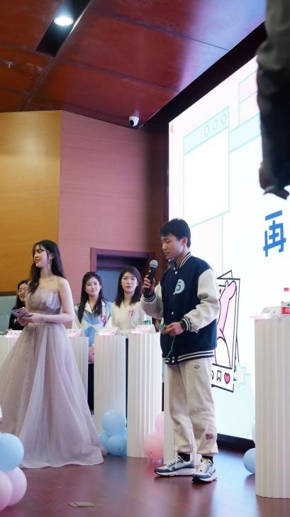 谈球吧体育app下载