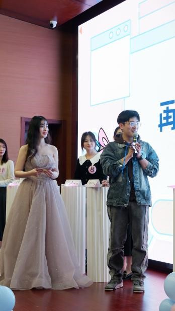 谈球吧体育app下载